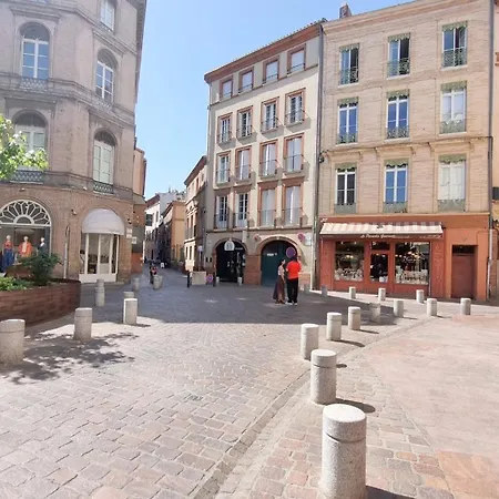 Et Lumineux T2 Dans Le Centre Historique *